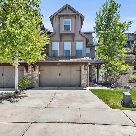 Charming 3Br-Near Skiing & Hiking